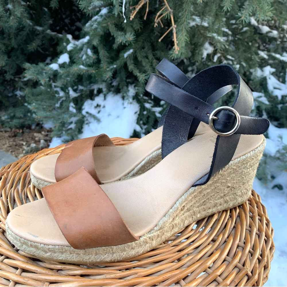 ANDRE ASSOUS Womens Brown Black Leather Buckle Platform Wedge Sandals Size 39